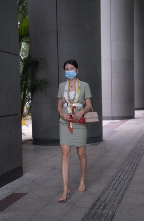 漂亮的OL包臀裙美女