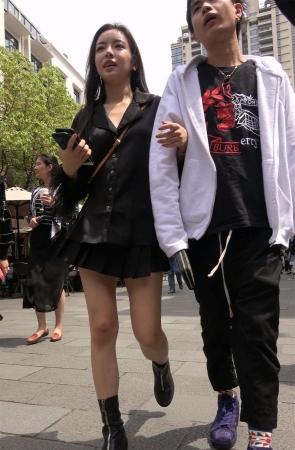 性感的美腿短裙美女