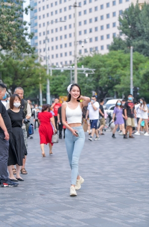 邻家小妹 清新活泼