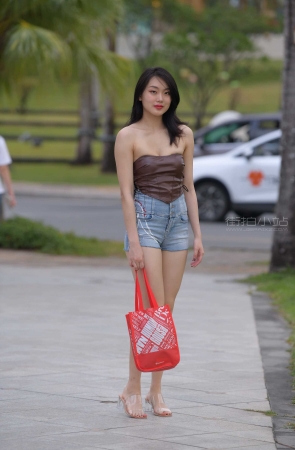 [一始专区] 牛仔热裤美女 【图片➕视频】