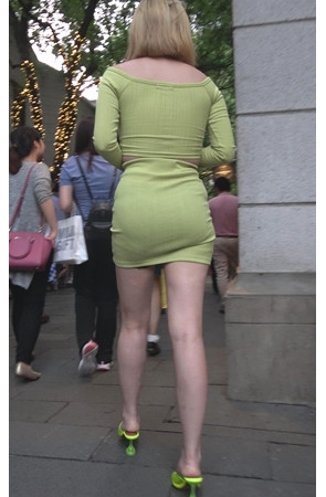 紧身包臀裙套装丰腴妹子[1.93G/MP4]