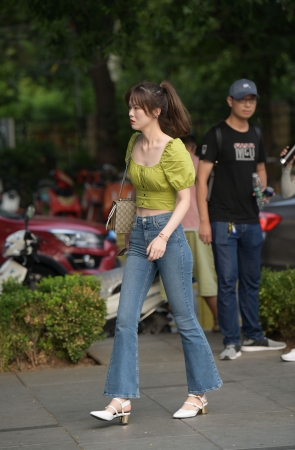 性感紧牛小姐姐