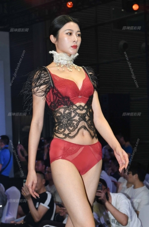 23419-27=56/魅力内衣秀，进来看看不要钱 22P