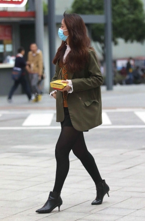 诱惑街拍黑丝shaofu