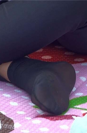 黑色短袜 [592 MB/mp4]