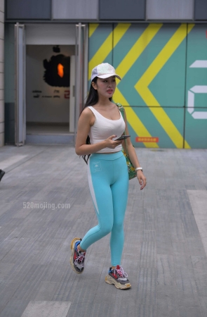 紧身瑜伽裤美少妇的心事【套图+视频】