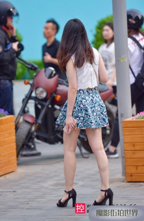 买东西的短裙美腿小姐姐3A2934[96.6M]