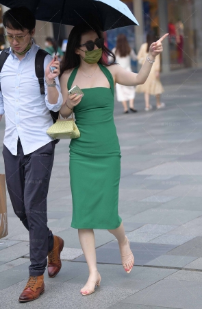 浪漫街头的春日少妇。240313-3-54 15P