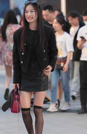 街拍黑丝shaofu