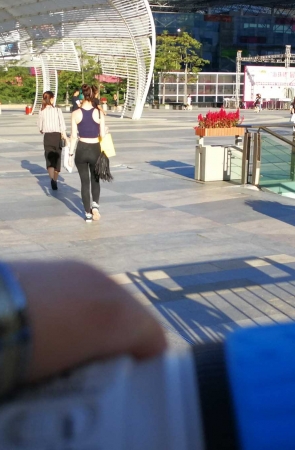 紧身裤，运动鞋，洋妞（12）