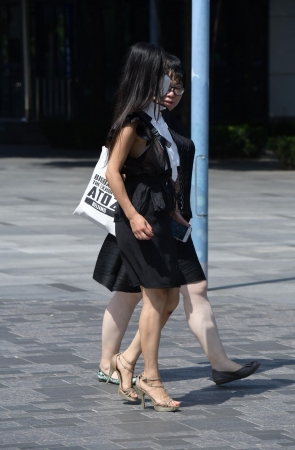 雪纺衫黑衣气质