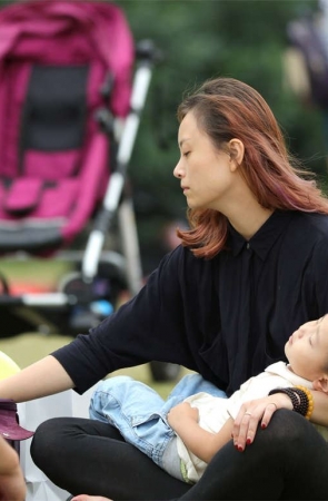 No780 清秀的少妇脱了一小会鞋，这双脚惊艳