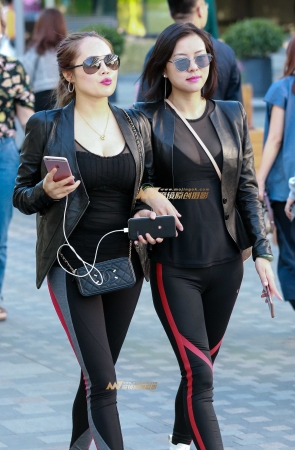 第1282篇逛街好姐妹