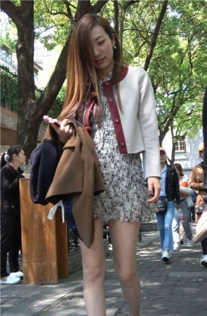 4K 高贵气质碎花连衣裙街拍美女