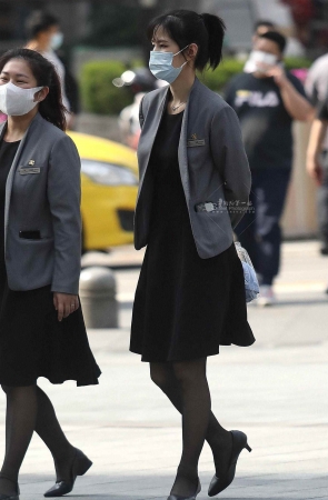 【珏一笑而过】诱惑街拍黑丝高跟OL