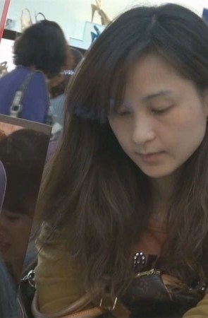 看美女试鞋，我总是兴意盎然