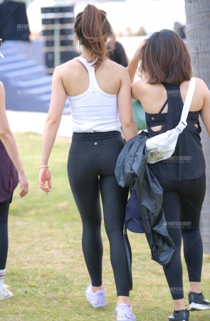 黑色紧身瑜伽裤