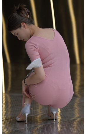 长裙美女【套图+视频】