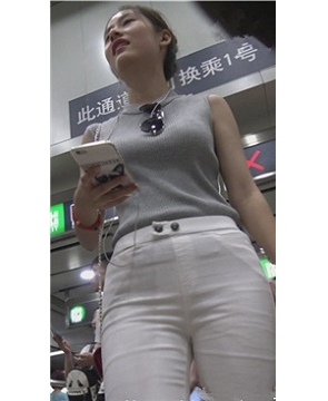 4k-跟着长腿紧身白裤美眉去乘地铁（上）[2.74 GB]