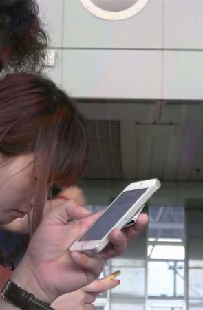 鱼嘴高跟、肉色丝袜美腿