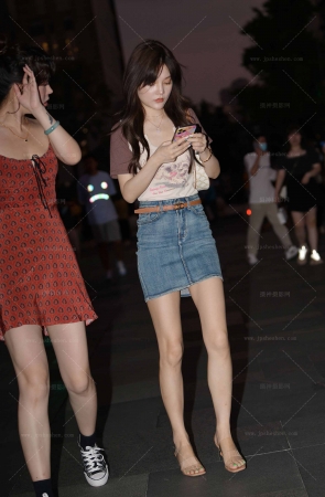 散发魅力的女人 240320-5-70 15P