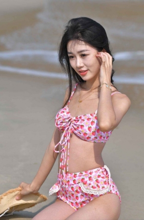 粉色草莓泳装 [60P-1.22GB]