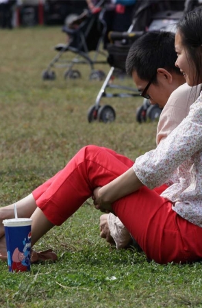 No495 少女脚跟不离地，也不妨碍把玉足看个真切