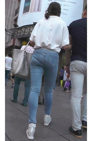 牛仔长裤小姐姐