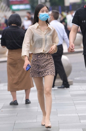 232520-19=58√邻居的肉丝女子 16P