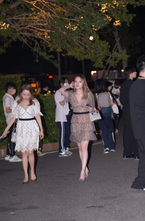 美腿高跟的美女