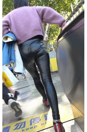 极品长腿皮裤小姐姐