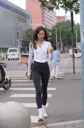 [一只麋鹿专区] 黑色瑜伽裤运动系高挑美女【图片➕视频】