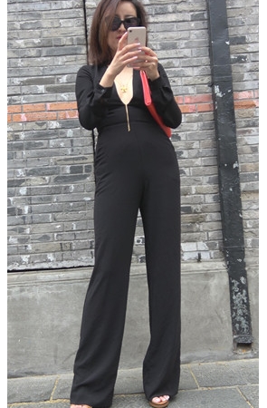 黑色高腰裤短发MM