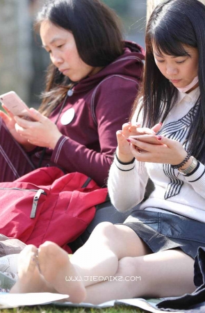 街拍美腿长丝气质女神姐姐