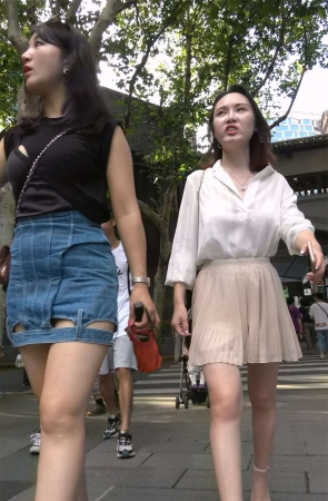 黑衣牛仔裙美腿高跟性感美女