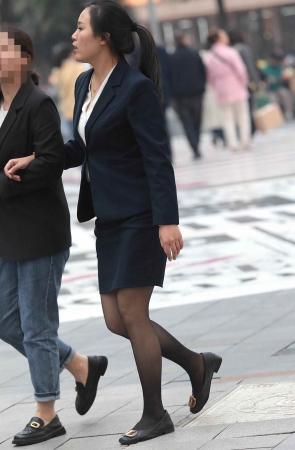 街拍黑丝职业装