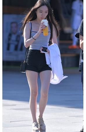 喝果汁的小姐姐(23P)[269M/JPG] 