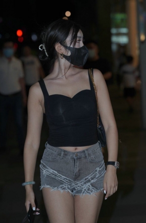 灰色热裤美背美腿 [284P-3.45GB]