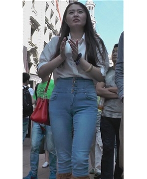 紧身蓝色牛仔裤小姐姐身材棒棒哒 [1.02 GB]