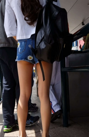 美女长腿学生妹