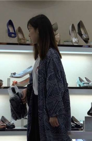 4K 娇嫩美足凉拖美女试鞋 [0.99 GB]