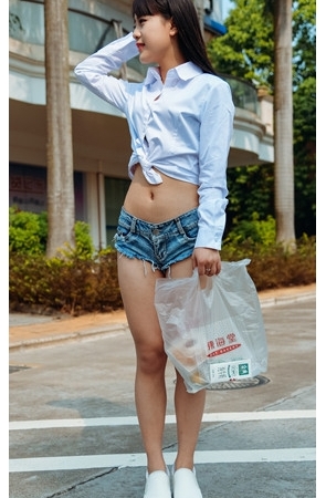 牛仔月牙单车美女高清原图(88P)[885M/JPG]