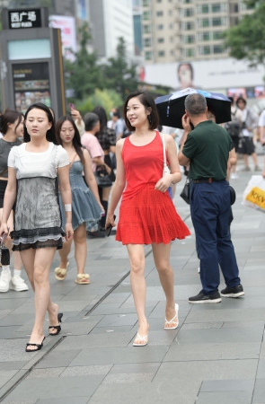 玉溪红裙哈哈女