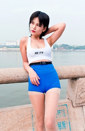 萌宝蓝色健身裤