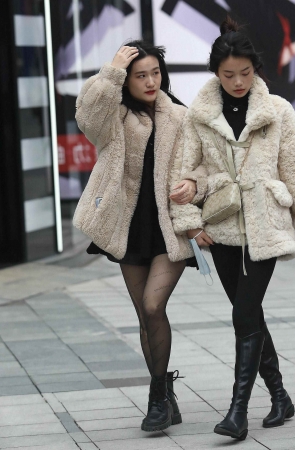 街拍黑丝shaofu -14p