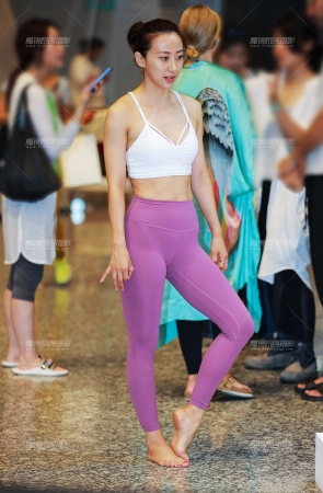 第1507篇颜值身材俱伽美女