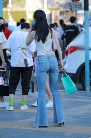 超紧身蓝牛小姐姐