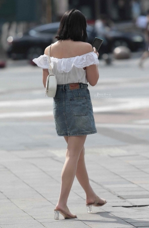 阳光下的街拍肉丝-14P