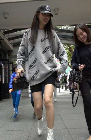 这美女身材得有两米高吧 [1.67 GB/MP4]