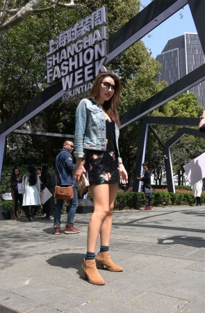 御姐范超性感包臀裙牛仔外套女神